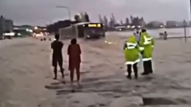 Прям машина призрак Взялась из ниоткуда