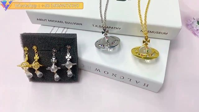 Hot-selling Empress Dowager Vivienne Saturn Necklace Diamond-studded Three-dimensional Necklace