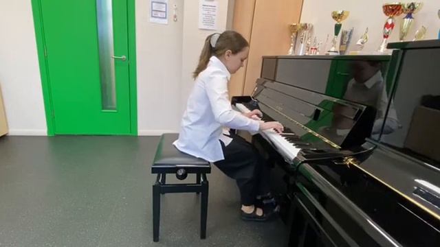 597 Бурлакина Алина, г  Москва   Первые Фиалки