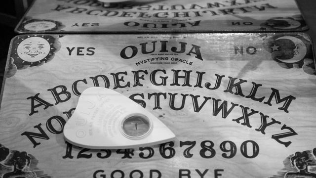 СТРАШНИ ИСТОРИИ за OUIJA ДЪСКА