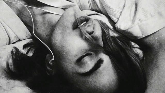 Jewelit - Необыкновенная (2018)