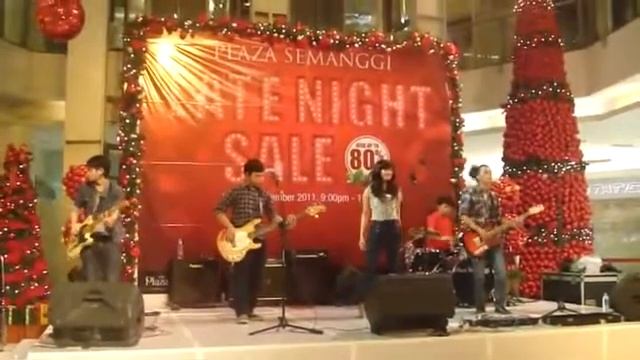 Bruno Mars - Just The Way You Are Cover By Victoria