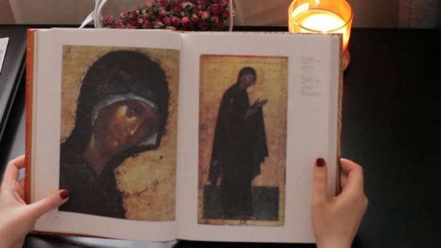 АСМР листаю книгу, шелест страниц, разговор вполголоса.😴💜ASMR Leafing Through The Book #asmr #relax