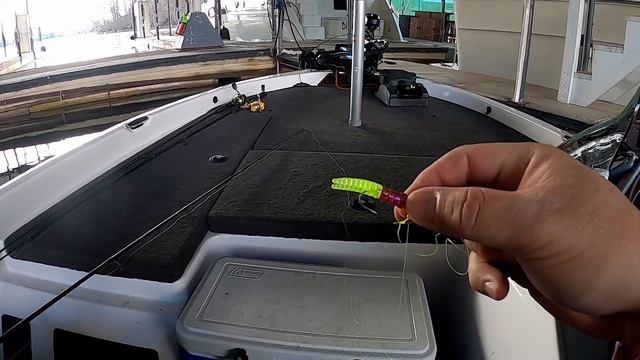 Fishing Marinas in Winter for Massive Schools of Crappie (Episode 13)
