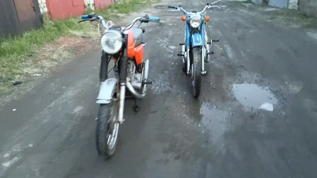 Мотоцикл ИЖ Планета 3 и мотоцикл ИЖ Планета Спорт