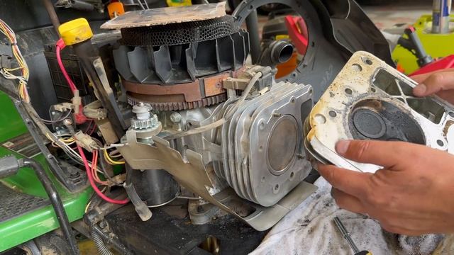 How To Replace The Head Gasket On A John Deere Riding Mower (Briggs And Stratton)