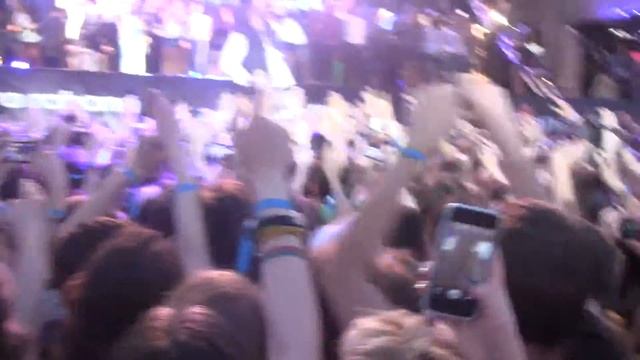 30 Seconds To Mars - Up In The Air - Maxidrom 2013 and Jared Leto singing in the crowd