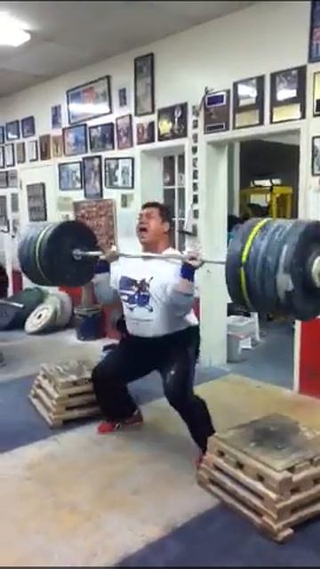 Juan 136 Power Clean From The Blocks.MOV