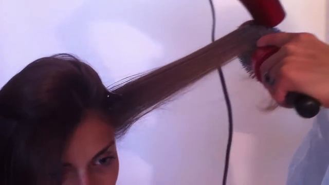 Rocky Vitelli TIP OF THE DAY: Blow Dry To Create Root Lift
