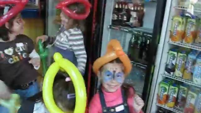 машина за сапунени балони3/ марси марсиано/ клоуни