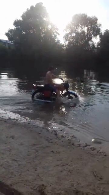 Купание красного коня или Иж Планета в брод