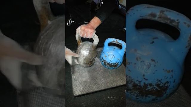 Доношение 32кг+29,5кг=61,5кг. Мой вес 79кг.