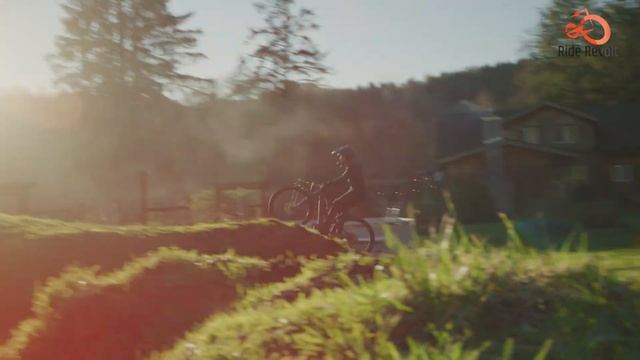 Specialized Turbo Levo SL Vs Trek Fuel EXE - Best Lightweight E-MTB