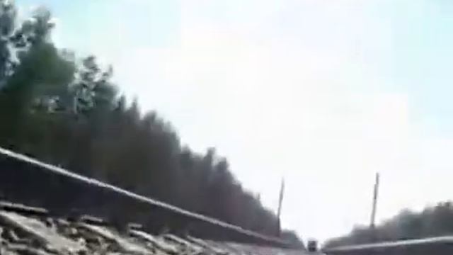 Хулиганы остановили электричку своей выходкой. Безмозглые создания...