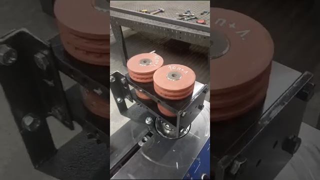 Конь оседлал Профика.