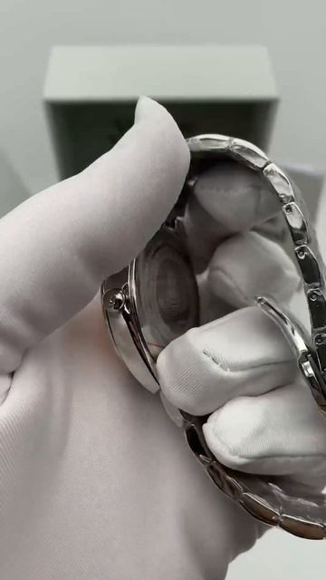 Женские кварцевые часы со Швейцарским механизмом 7300₽