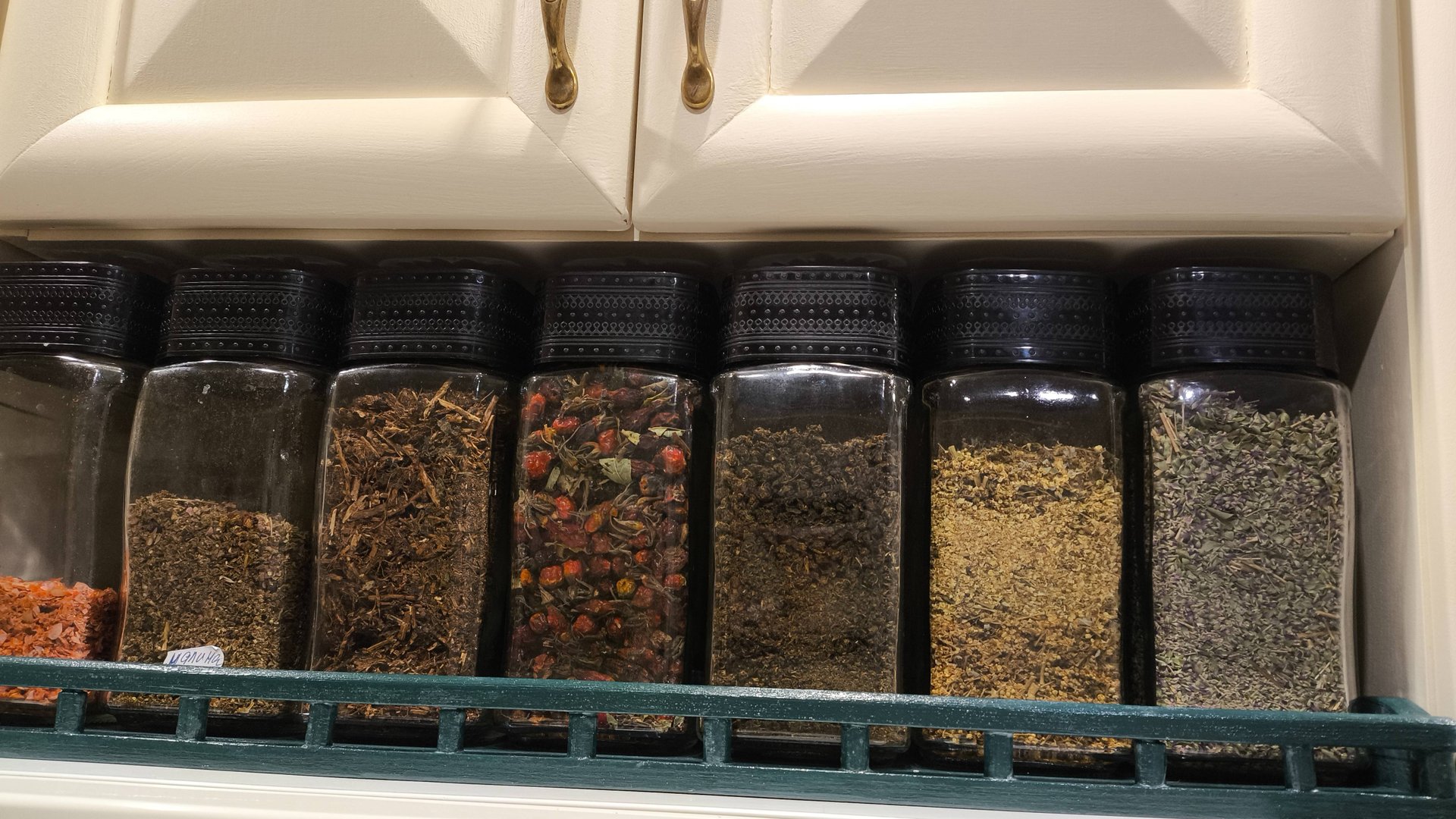 Идея, как сделать бюджетную ПОЛОЧКУ .