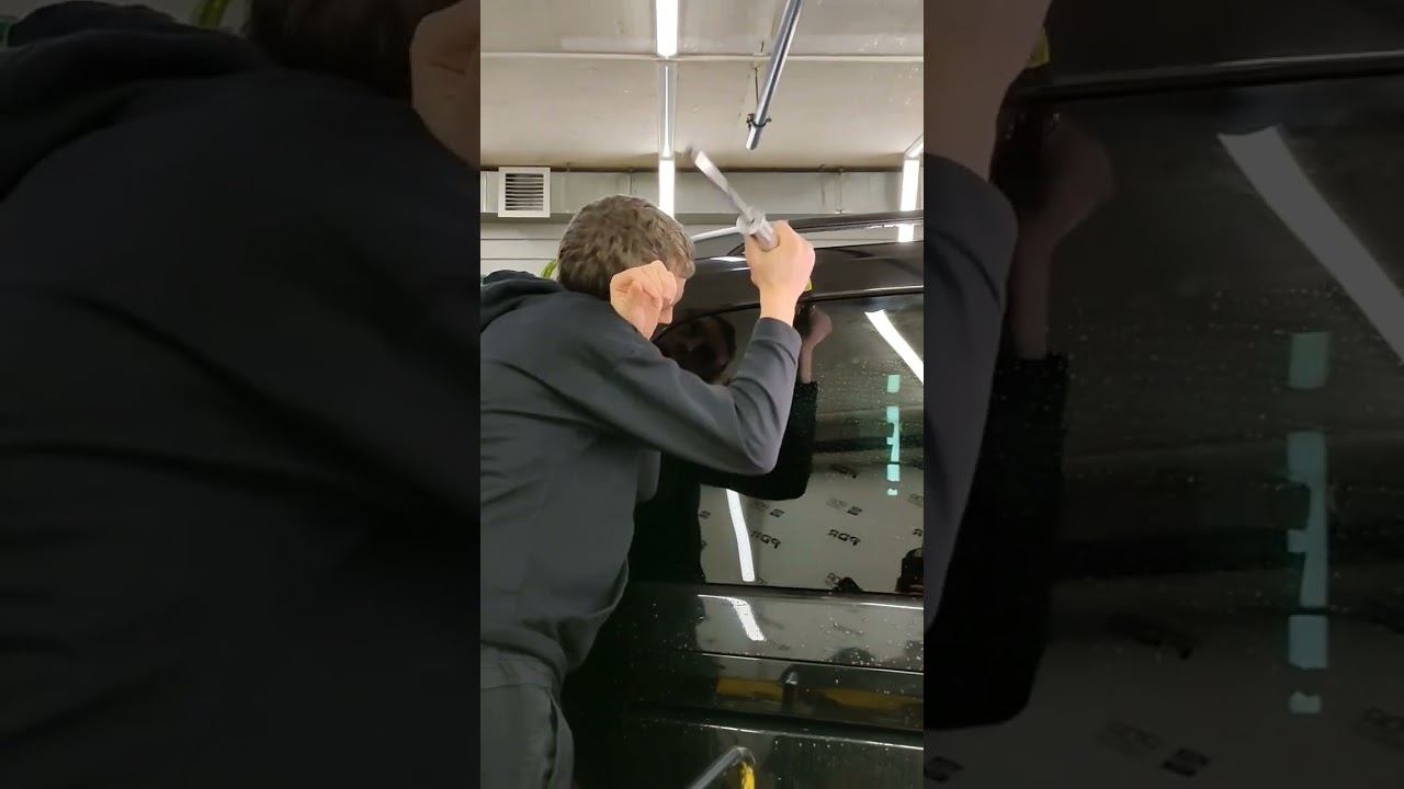 Удаление вмятины без покраски на стойке Mercedes Vito