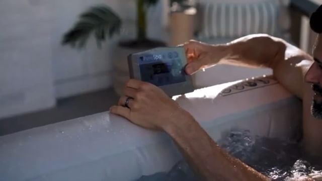 Спа бассейн 28446 (4 персоны)  и 28472 (6 персон) Intex