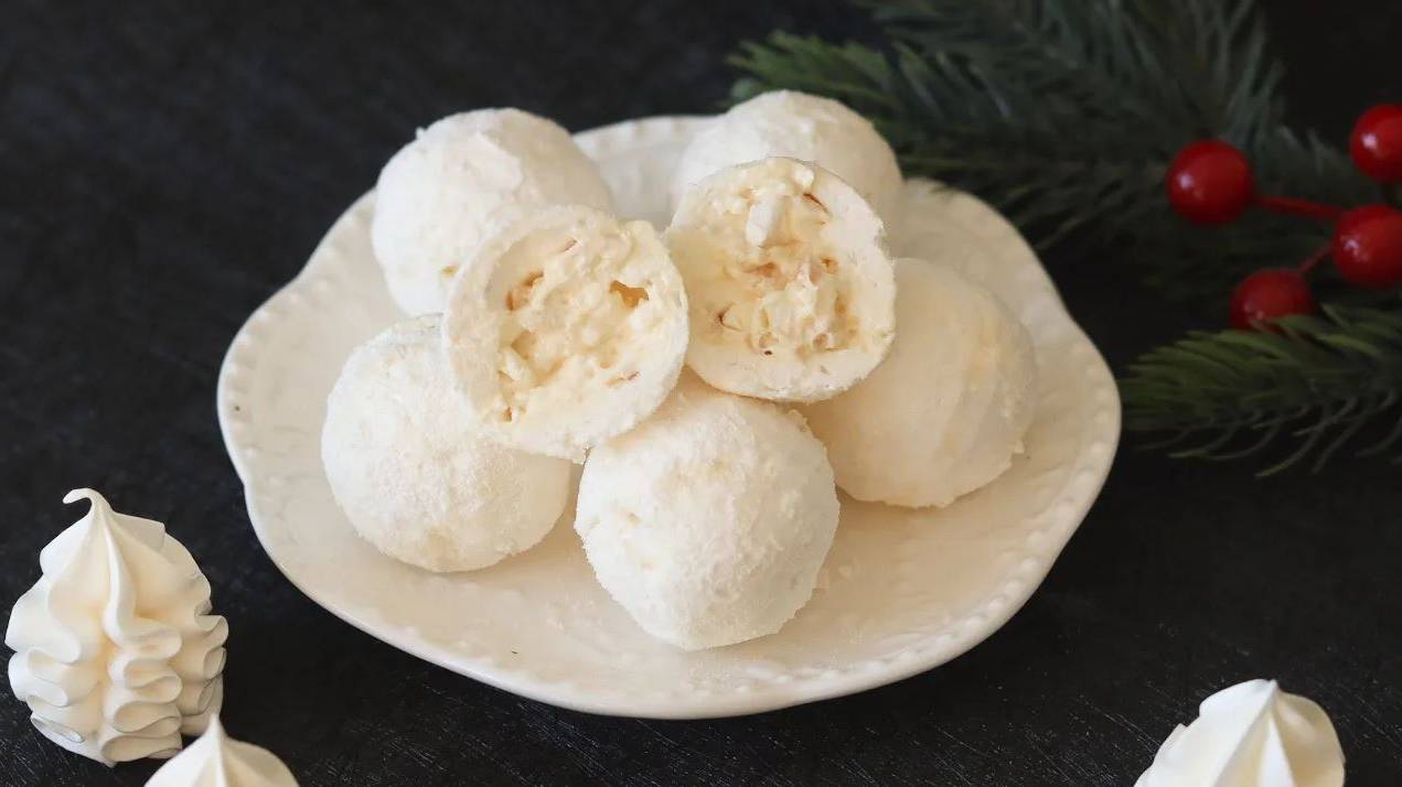 ХРУСТЯЩИЕ СНЕЖКИ из БЕЗЕ с ОРЕХОВОЙ НАЧИНКОЙ