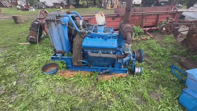 Замена двигателя на комбайне АГРОМАШ 3000
И небольшой обзор техники