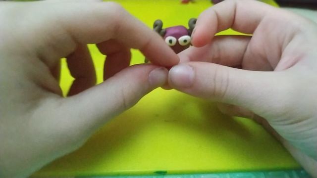 лепим барашика из пластилина
