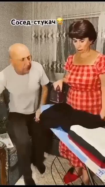 сосед стучит.mp4