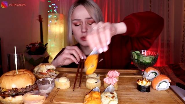 🍿 MUKBANG | Бургеры, роллы/суши, мидии, день рождения | Burgers, Rolls/sushi, Birthday  | не ASMR
