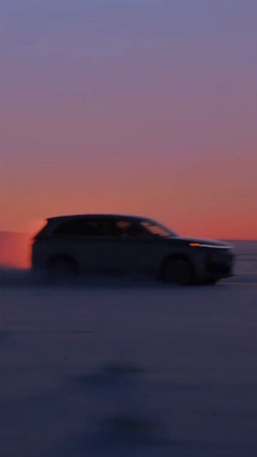 Lixiang L8 превращает зимнюю дорогу в романтику. Оставить заявку на авто по ссылке в шапке профиля