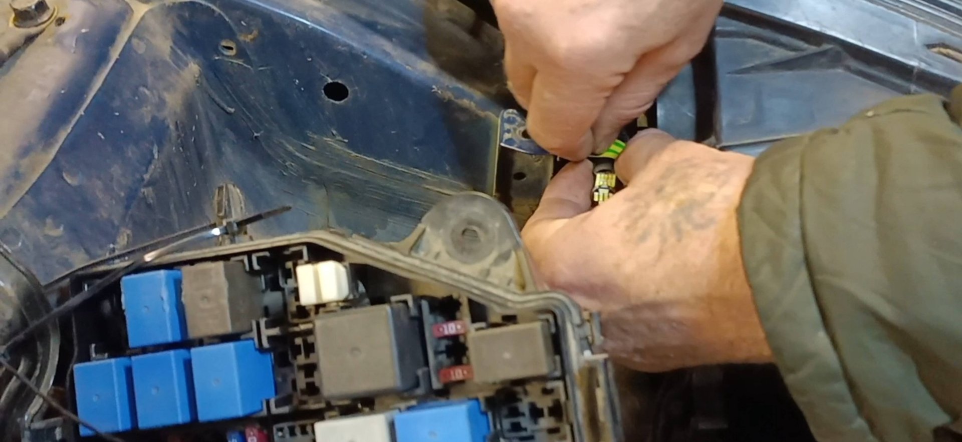 Как поменять габариты на Хендай Солярис поменять своими руками габаритные лампочки Hyundai Solaris