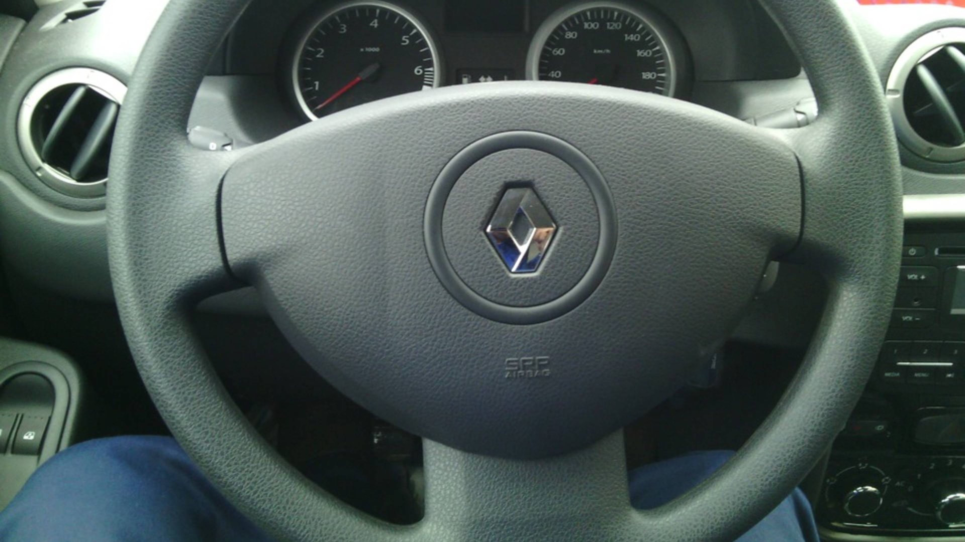 как снять руль и аирбег Рено Дастер,
 как снять подушку безопасности Рено Дастер
как снять Airbag