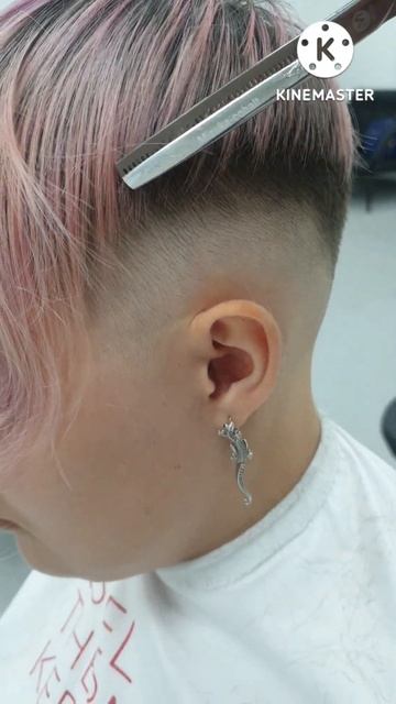 женская стрижка в стиле Аниме Woman Haircut Anima