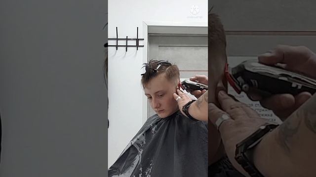 мужская стрижка с FADE,
