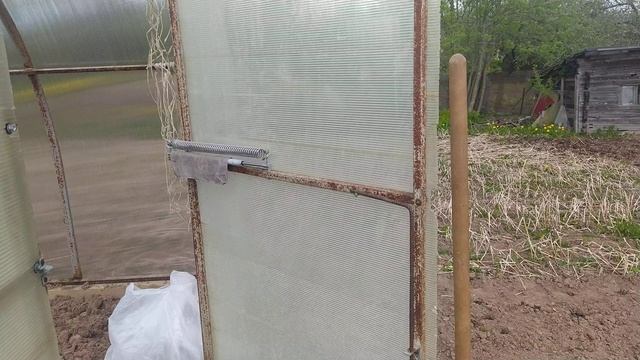 Работа Термопривода двери теплицы.