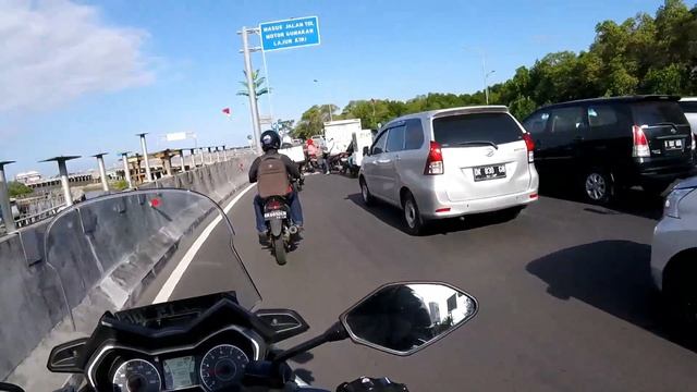 Yamaha X Max 250 Test Ride and Review