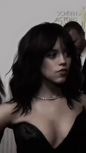 Jenna Ortega Sexy🔥🥰 #merlina #jennaortega #wednesday #shorts #parati #redcarpet