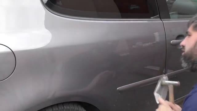 Сможет ли популярный авто блогер удалить вмятину молотком Cola Fria?