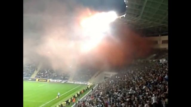 Футбольные хулиганы ... Матч могли остановить ...