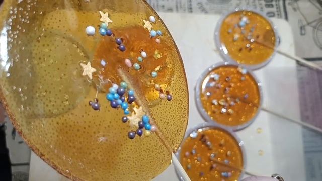 Леденец на палочке