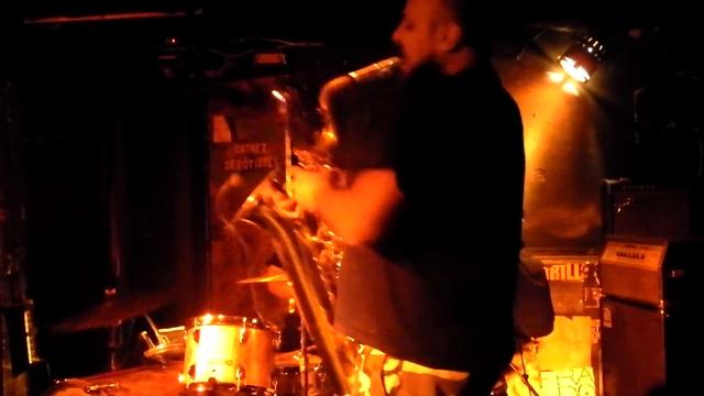 MOMBU (Part 3) @ Le Raymond Bar