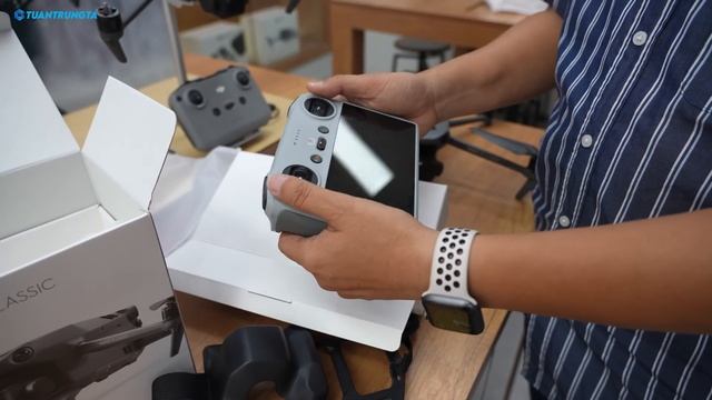 DJI Mavic 3 Classic | Flycam Hàng đầu đáng Mua Nhất Cho Nhà Quay Phim