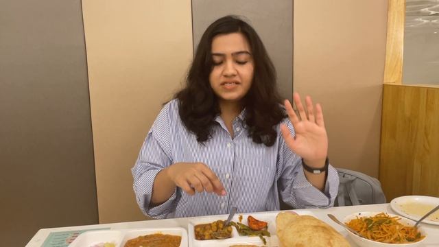 Desi Ghee Chole Bhature ❤️ | Ujjain Food Series Part 1 | Shree Ganga | Places To Eat In Ujjain