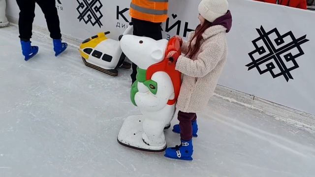 ЗАКАРПАТЬЕ ХУСТ КАТОК Катаюсь на коньках☃️⛸️