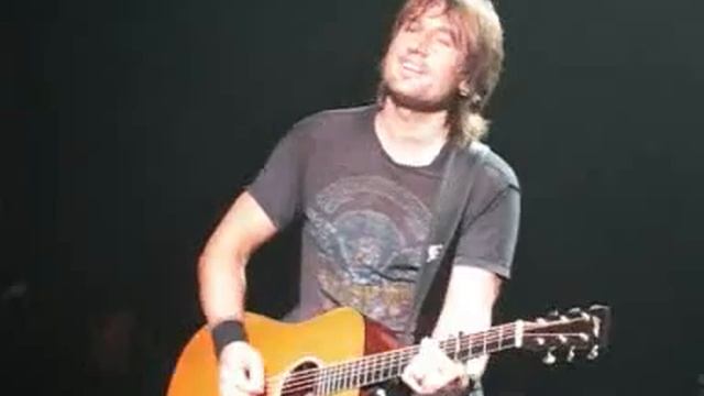 Keith Urban Live In London 2007 'Raining On Sunday'