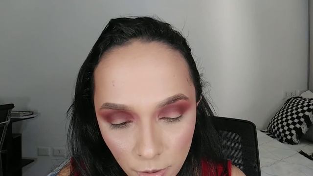 COMO FAZER UM OLHO PRETO? - Ana Sena