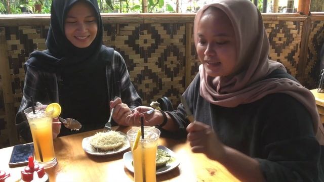 Vlog2||Review Food Kedai Padasuka Mie Kocok Bandung Dan Soerabi Cipondoh, Tangerang
