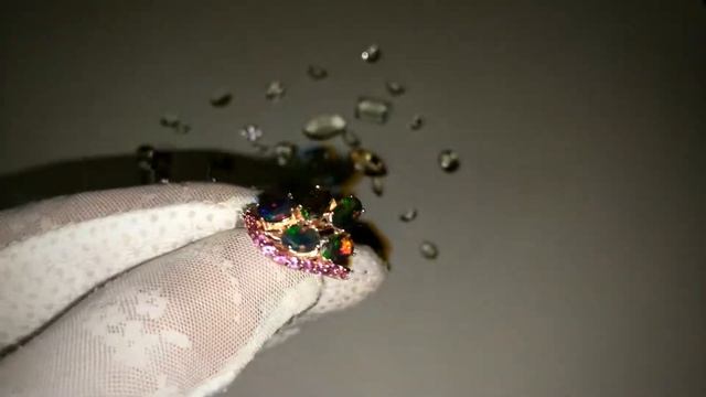 Кольцо с Черным Опалом и Гранатами родолитами