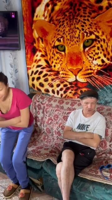 БЕЗУМНЫЙ ПАША. ИРИШКА ЧИКИ ПИКИ. ОЛЕГ МОНГОЛ РАСКАЗУЕТ ШО САНЯ БЫК В БОЛЬНИЦЕ ИЗ ЗА БОЛЕЗНИ ПЕЧЕНИ.