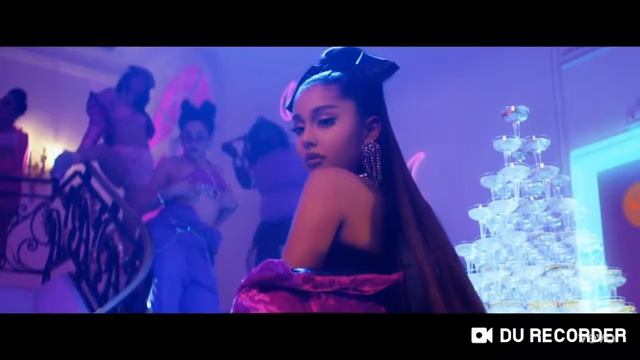 Ariana Grande 7 Rings (musique Vidéo)