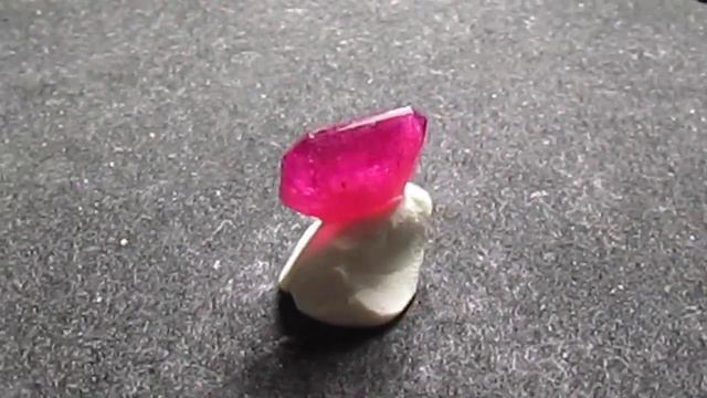 Rare Gem Tugtupite King Of Fluorescent Minerals